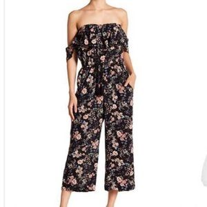 Off shoulder jumper, worn once in EUC size L